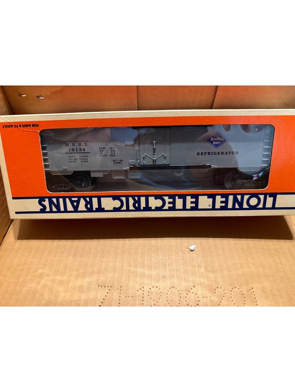 Lionel Electric Trains Reading Reefer Refrigerator Car Model 16134